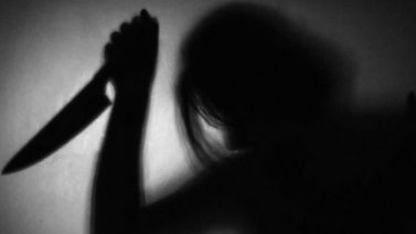 Detenida por clavar un cuchillo en la cabeza a su pareja (+Fotos)