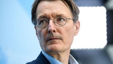 Ministro de Alemania Karl Lauterbach da positivo a la COVID-19