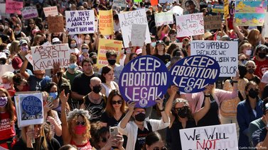 Kansas ratifica derecho al aborto tras sentencia del Tribunal Supremo de EEUU