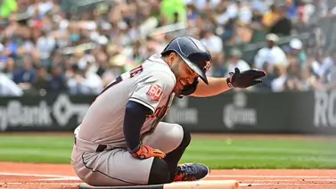 (+VIDEO) Fanáticos pasan susto con pelotazo a José Altuve (+VIDEO) Fanáticos pasan susto con pelotazo a José Altuve
