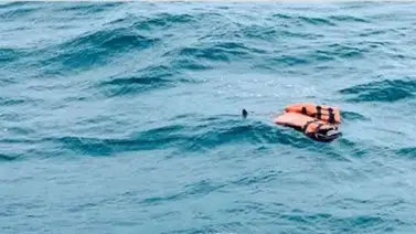 Buscan a dos adultos tras hundirse embarcación en Puerto Rico Buscan a dos adultos tras hundirse embarcación en Puerto Rico