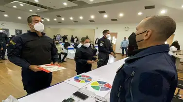 Más de 300 funcionarios reciben sus títulos de Servicio Penitenciario Más de 300 funcionarios reciben sus títulos de Servicio Penitenciario
