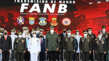 Ejecutivo Nacional lidera acto de transmisión de mando de la FANB