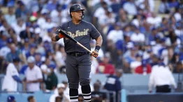 ¡Miggy no se detiene! Cabrera hace más historia
