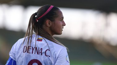Deyna Castellanos y la mesura ante la crítica (Análisis)