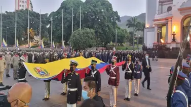 Izada de bandera con actos culturales festejan a Bolívar y Armada Bolivariana Izada de bandera con actos culturales festejan a Bolívar y Armada Bolivariana
