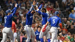 ¡Azulejos dejan bien rojas a unas medias desvalidas en Boston! Toronto facturó 28 carreras