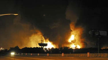 Incendio en Lima por estallidos pirotécnicos deja cinco muertos