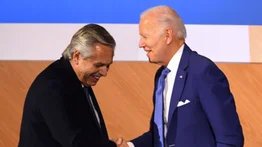 Aplazan reunión de Biden con Alberto Fernández por COVID-19