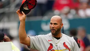 Albert Pujols recibe el Premio Muhammad Ali de los ESPYS Albert Pujols recibe el Premio Muhammad Ali de los ESPYS