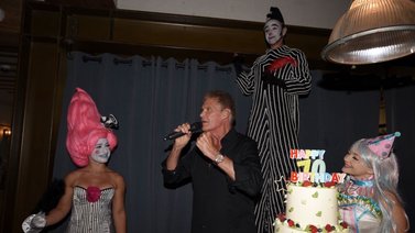 Elenco de Baywatch se reunió por cumpleaños de David Hasselhoff