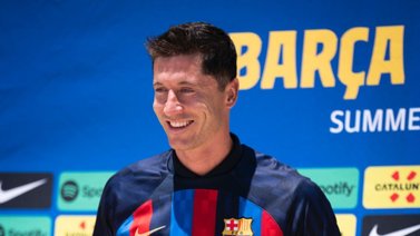 Lewandowski ya posa con la camiseta del Barcelona