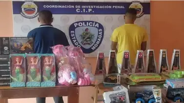 Detienen a dos hombres por comercializar juguetes de los CLAP Detienen a dos hombres por comercializar juguetes de los CLAP