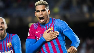 Ronald Araújo destaca la competitividad del Barcelona para la temporada entrante