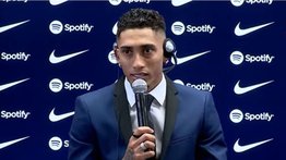El Barcelona presenta al brasileño Raphinha
