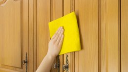 Trucos para limpiar los gabinetes de madera