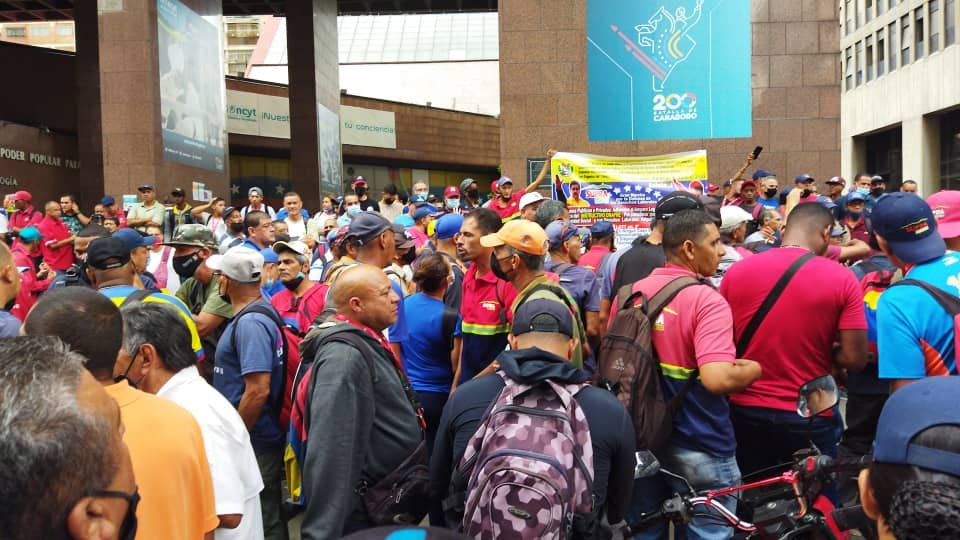 En fotos: Así llegaron los trabajadores públicos al TSJ