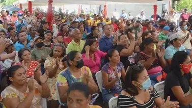 Entregan un millón de bolívares en financiamientos a comunas y consejos comunales Entregan un millón de bolívares en financiamientos a comunas y consejos comunales