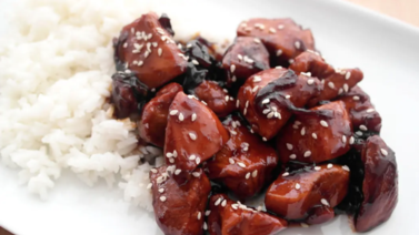 Pollo teriyaki con arroz blanco