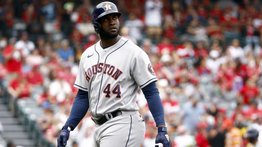 Astros de Houston inhabilitan al cubano Yordan Álvarez por molestias en una mano