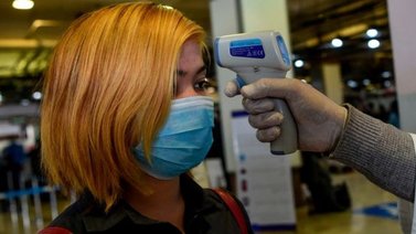 China detecta 101 nuevos casos de COVID-19, 65 por contagio local