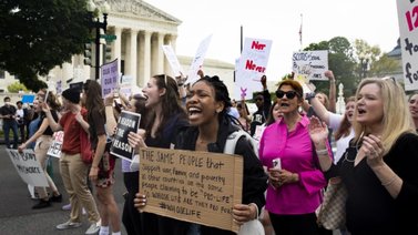 Protestan frente a la Casa Blanca por la sentencia del aborto en EEUU
