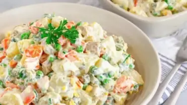 Ensaladilla rusa con fruta Ensaladilla rusa con fruta