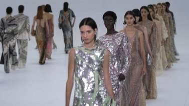 ¡Inspirada en Oriente! Fendi cierra Semana de Moda en París