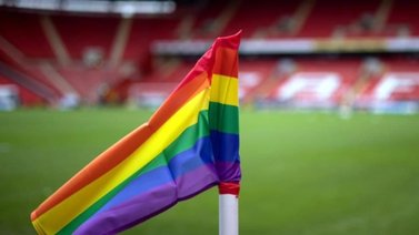 Chile busca la igualdad en el fútbol con acuerdo pionero