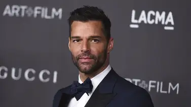Chepa Candela: ¡A Ricky Martin se le enredó el papagayo!… Chepa Candela: ¡A Ricky Martin se le enredó el papagayo!…
