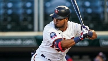 ¡Indetenible! Luis Arráez consigue otro juego multi-hit y es líder bate en Grandes Ligas