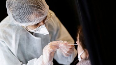 China reporta 72 nuevos casos de COVID-19, 41 por contagio local