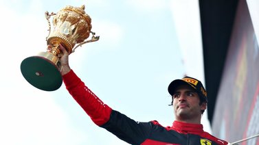 Victoria histórica de Carlos Sainz Jr en un Gran Premio lleno de tensión