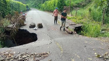 Más de 500 personas afectadas por derrumbe de carretera en Táchira