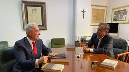 ¡Encuentro histórico! Petro se reúne por primera vez como presidente electo con Álvaro Uribe
