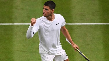 Alcaraz escala a tercera ronda en Wimbledon