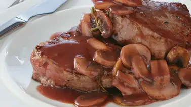 Medallones de carne y ensalada de pasta Medallones de carne y ensalada de pasta