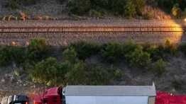 Aumenta a 51 el número de migrantes fallecidos en camión en Texas