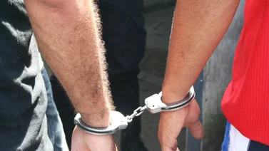 Detienen a dos ladrones de camionetica en Chacaito