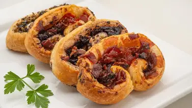 Palmeritas de hojaldre con chorizo Palmeritas de hojaldre con chorizo