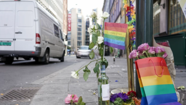 Dos muertos y 21 heridos deja tiroteo en un bar LGBTI de Noruega