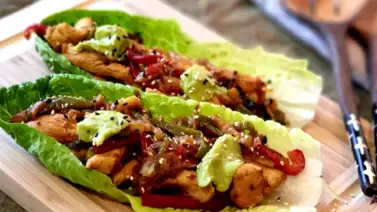 Fusión de sabores: carne tailandesa y papas al perejil Fusión de sabores: carne tailandesa y papas al perejil