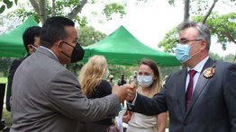 Inauguran "Jardín de la Memoria" en el parque Francisco de Miranda