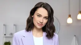 Peinarse con la raya en medio o de lado, ¿cuál te favorece?