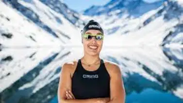 La chilena Bárbara Hernández impone récord en aguas gélidas La chilena Bárbara Hernández impone récord en aguas gélidas