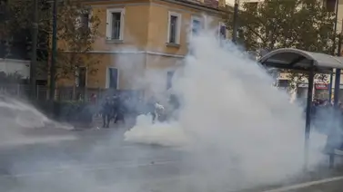 Marcha estudiantil en Quito termina con nube de gas lacrimógeno Marcha estudiantil en Quito termina con nube de gas lacrimógeno