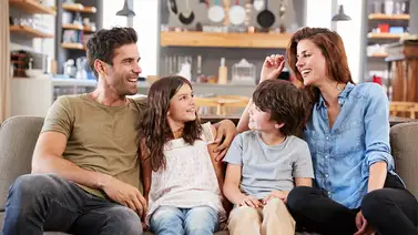 Los padres son los que tienen la labor de criar Los padres son los que tienen la labor de criar