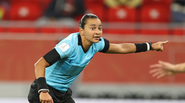 ¡De escándalo! Cuestionan arbitraje de la brasileña Edina Alves en final del Maurice Revello