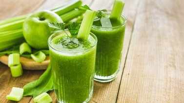 Prepare en cinco minutos unos smoothies verdes