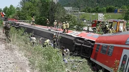 Al menos 17 muertos y 30 heridos por descarrilamiento de tren en Irán